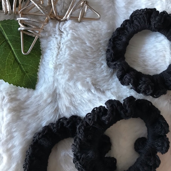 Set of 3 Crochet Ponytail Holders, Charmed Knits - Picture 5 of 6